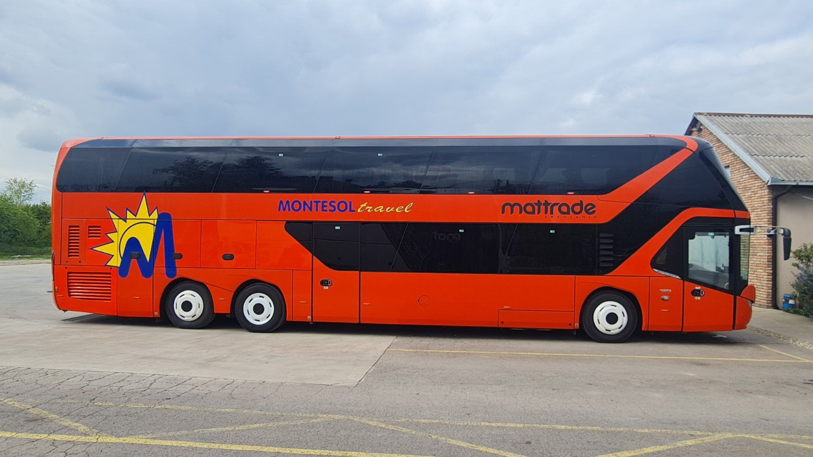 Neoplan Skyliner 76 plus 2 sedišta