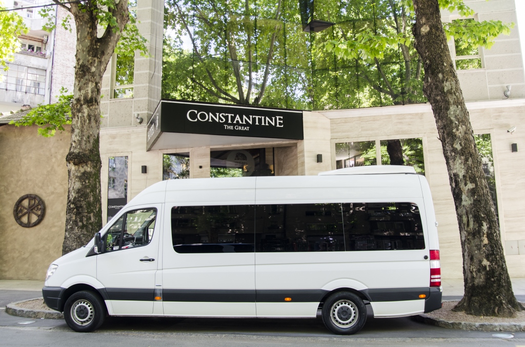 VIP Mercedes Sprinter spolja